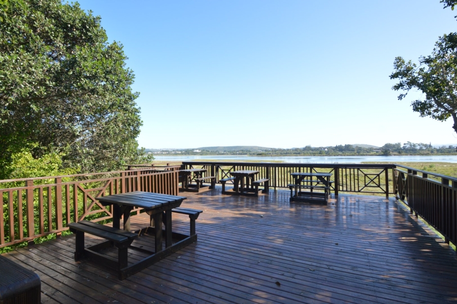 To Let 2 Bedroom Property for Rent in Keurbooms River Western Cape